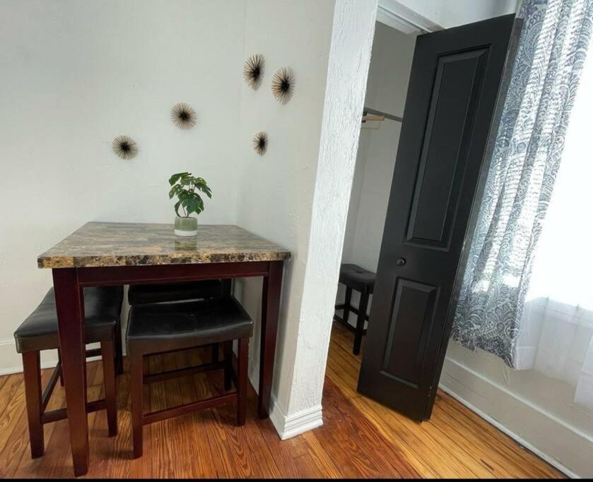 شقة Lovely 2Br W Office Space - King Bed & Alexa بيتسبرغ المظهر الخارجي الصورة